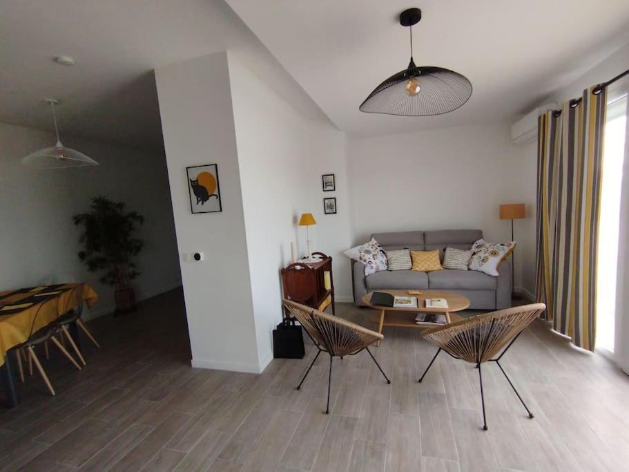 Appartement Climatise Au Coeur De La Provence Lac Et Parcs D'Attractions 10Mn Avignon มงโตซ์ ภายนอก รูปภาพ